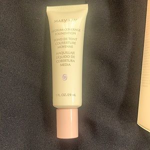 Mary Kay medium coverage foundation bronze